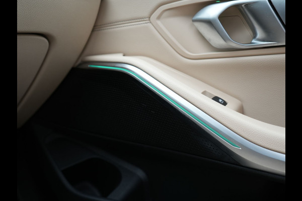 BMW 3 Serie Touring 330e Plug in Hybrid 293pk Dealer O.H | PHEV | Trekhaak Afneembaar | Panodak | Camera | 19" L.M |  Apple Carplay | LED | Leder | DAB |