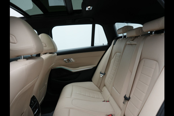 BMW 3 Serie Touring 330e Plug in Hybrid 293pk Dealer O.H | PHEV | Trekhaak Afneembaar | Panodak | Camera | 19" L.M |  Apple Carplay | LED | Leder | DAB |