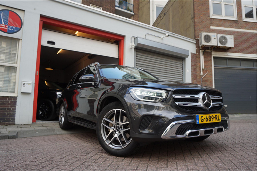 Mercedes-Benz GLC 200 Business Solution Limited | Origineel NL | Panoramadak | Trekhaak | Adaptive + Lane Departure | 360 camera | Apple Carplay | Geperforreerd lederen interieur | AMG sportvelgen