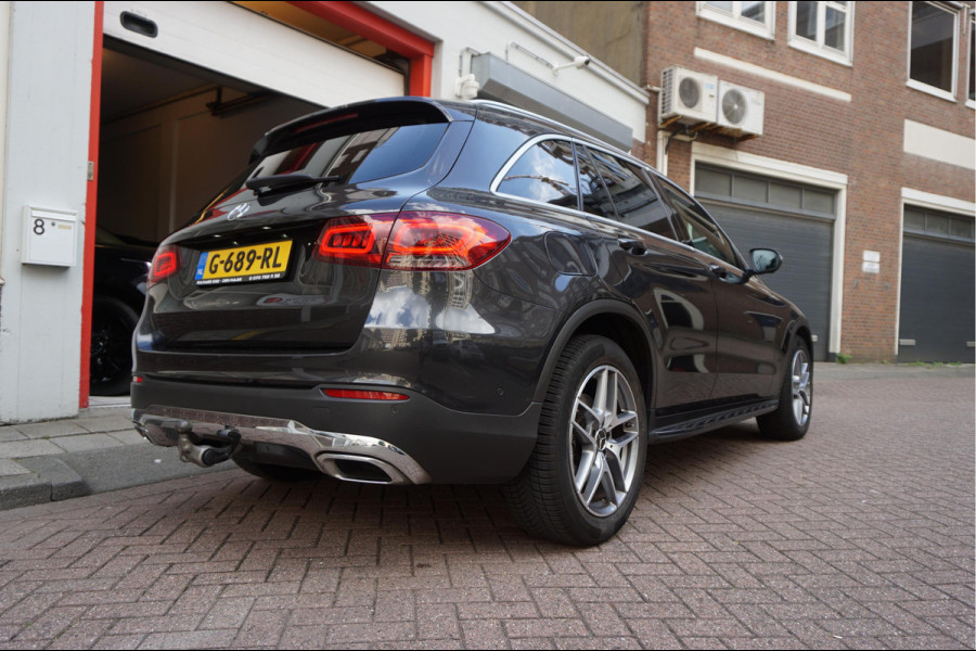Mercedes-Benz GLC 200 Business Solution Limited | Origineel NL | Panoramadak | Trekhaak | Adaptive + Lane Departure | 360 camera | Apple Carplay | Geperforreerd lederen interieur | AMG sportvelgen