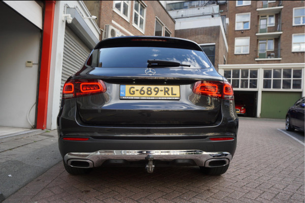 Mercedes-Benz GLC 200 Business Solution Limited | Origineel NL | Panoramadak | Trekhaak | Adaptive + Lane Departure | 360 camera | Apple Carplay | Geperforreerd lederen interieur | AMG sportvelgen