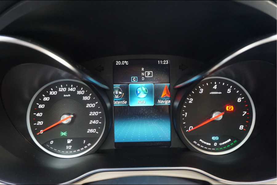 Mercedes-Benz GLC 200 Business Solution Limited | Origineel NL | Panoramadak | Trekhaak | Adaptive + Lane Departure | 360 camera | Apple Carplay | Geperforreerd lederen interieur | AMG sportvelgen