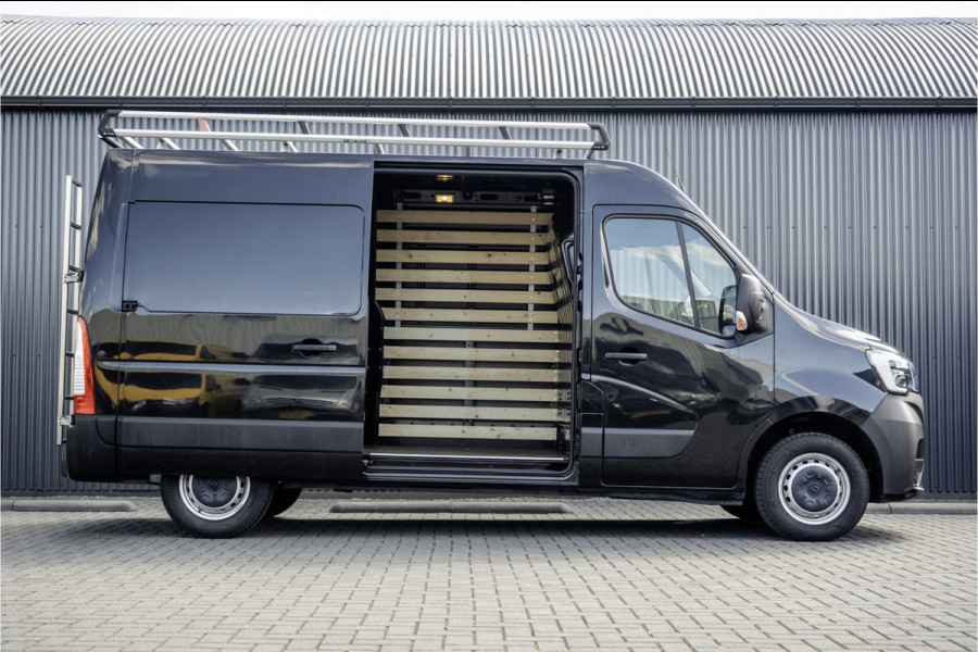 Renault Master T35 dCi 135 | L2H2 | Navi | Imperiaal | Ladder | LED | PDC | Euro 6