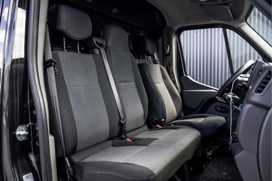 Renault Master T35 dCi 135 | L2H2 | Navi | Imperiaal | Ladder | LED | PDC | Euro 6