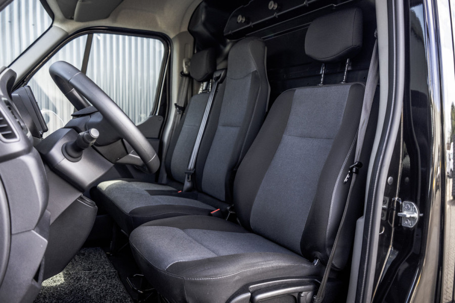 Renault Master T35 dCi 135 | L2H2 | Navi | Imperiaal | Ladder | LED | PDC | Euro 6