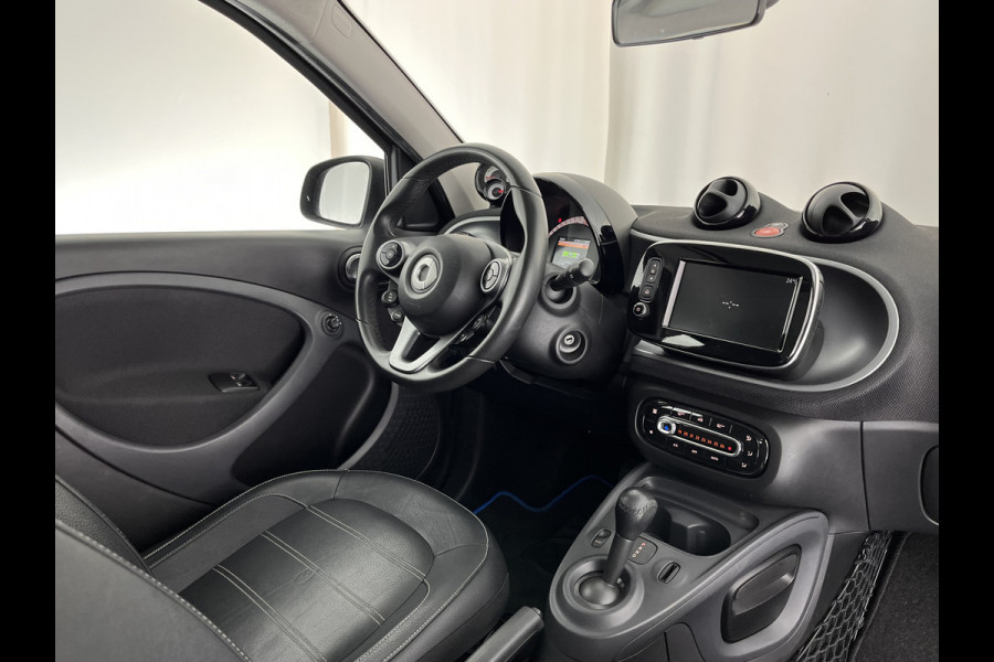 Smart Forfour electric drive prime 18 kWh *PANO | LUXURY-LEATHER | NAVI-FULLMAP | CAMERA | HEATED-COMFORTSEATS | AIRCO | CRUISE | 15''ALU*