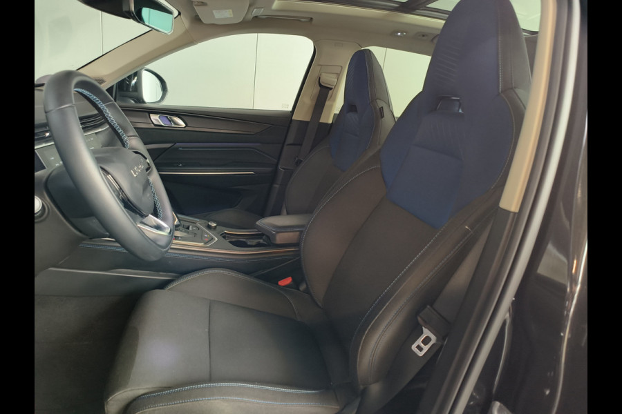 Lynk & Co 01 1.5  261PK Plug-in Hybrid * 360* camera Pano/dak Apple/Carplay Adaptive/Cruise Rijklaar + Fabrieksgarantie tot 02-2027 Henk Jongen Auto's in Helmond,  al 50 jaar service zoals 't hoort!
