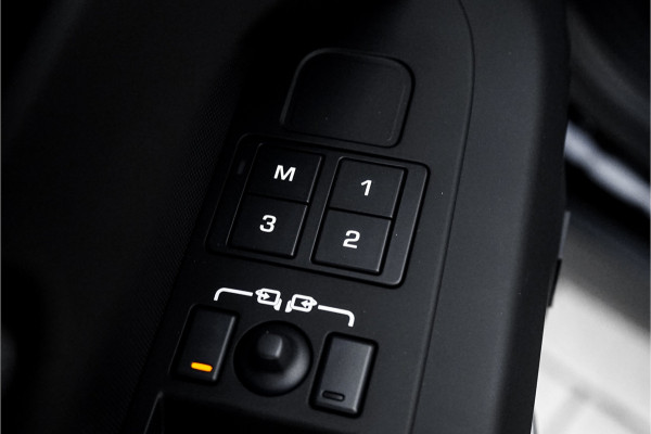 Land Rover Defender 110 2.0 P300e 110 X-Dynamic SE Pano ACC 360° Memory Seats