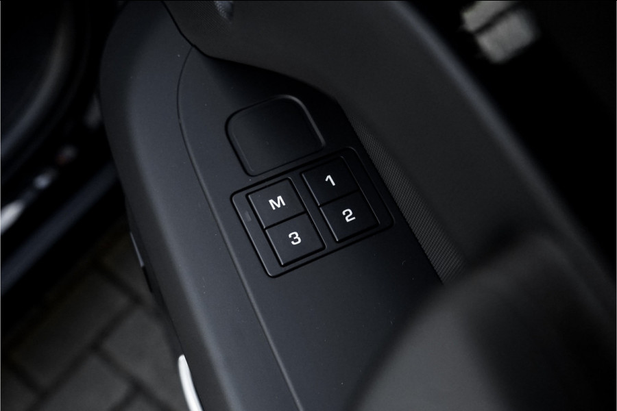 Land Rover Defender 110 2.0 P300e 110 X-Dynamic SE Pano ACC 360° Memory Seats