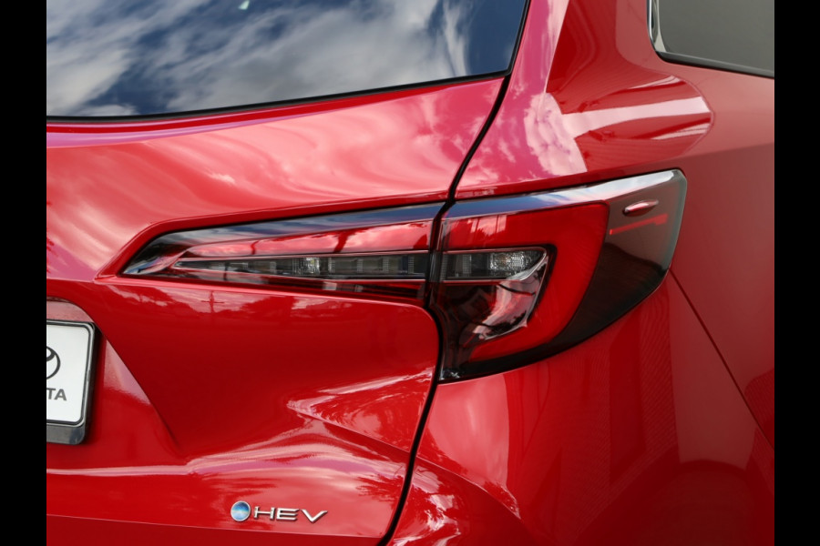 Toyota Corolla Touring Sports Hybrid 200 Dynamic | Half Leder | Stoelverwarming | Parkeersenso