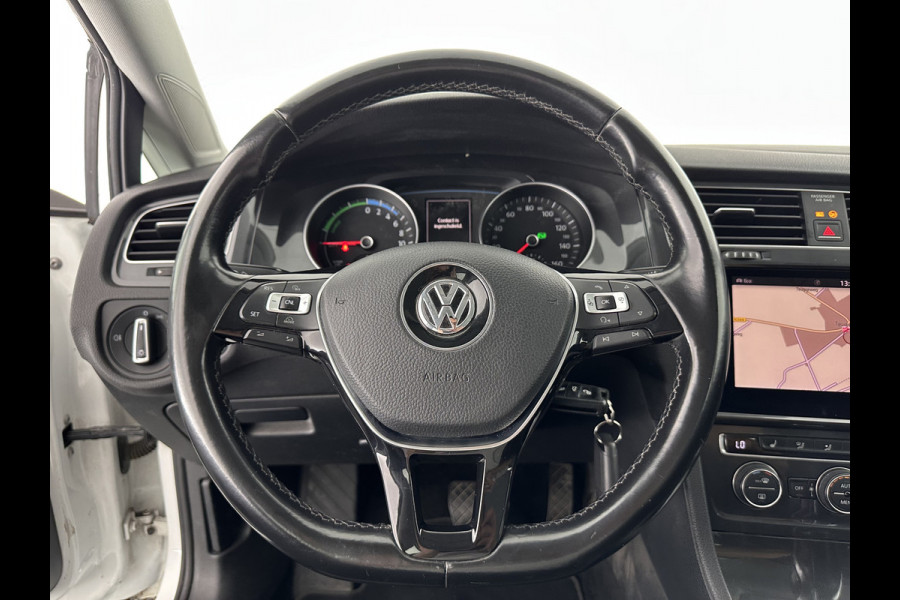 Volkswagen e-Golf (SOH-86%) Aut. *HEAT-PUMP | LUXURY-LEATHER | FULL-LED | NAVI-FULLMAP | CAMERA | HEATED-SPORTSEATS | ECC | CCS-FASTLOADER | PDC | CARPLAY | CRUISE | 16''ALU*