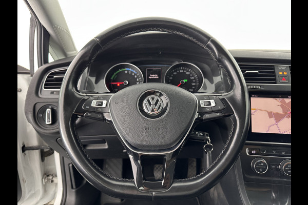 Volkswagen e-Golf (SOH-86%) Aut. *HEAT-PUMP | LUXURY-LEATHER | FULL-LED | NAVI-FULLMAP | CAMERA | HEATED-SPORTSEATS | ECC | CCS-FASTLOADER | PDC | CARPLAY | CRUISE | 16''ALU*