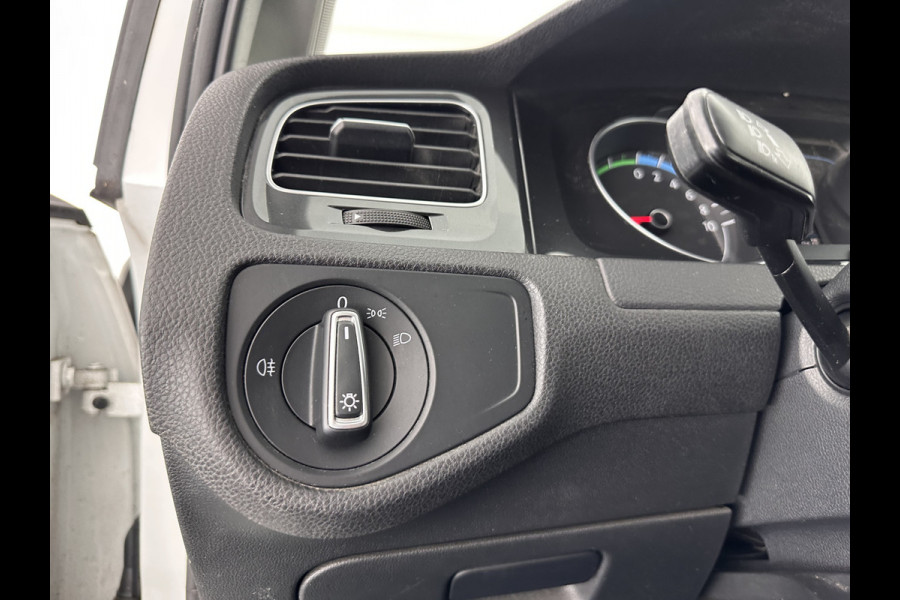 Volkswagen e-Golf (SOH-86%) Aut. *HEAT-PUMP | LUXURY-LEATHER | FULL-LED | NAVI-FULLMAP | CAMERA | HEATED-SPORTSEATS | ECC | CCS-FASTLOADER | PDC | CARPLAY | CRUISE | 16''ALU*