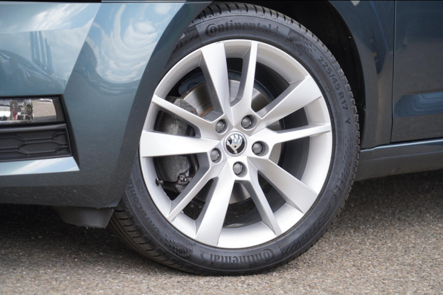 Škoda Octavia 1.0 TSI Greentech Business Edition / 1e Eigenaar / Navi / Stoelverwarming / NL-Auto!
