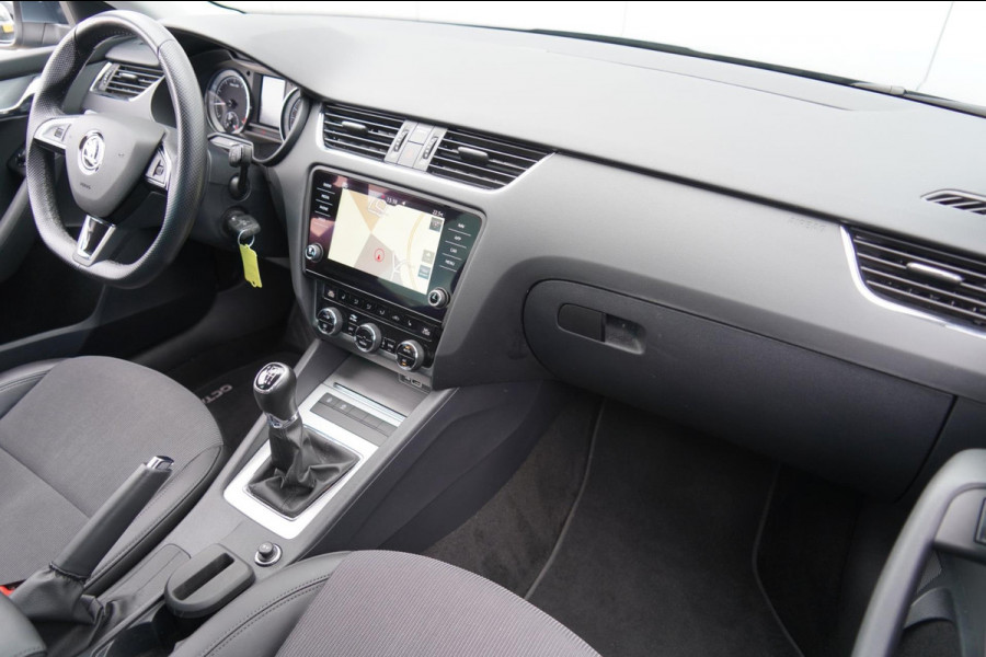 Škoda Octavia 1.0 TSI Greentech Business Edition / 1e Eigenaar / Navi / Stoelverwarming / NL-Auto!