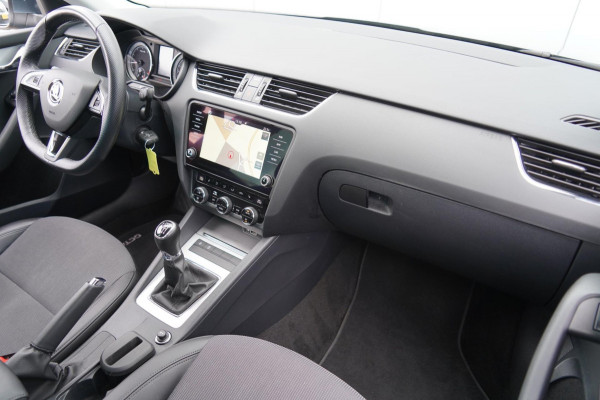 Škoda Octavia 1.0 TSI Greentech Business Edition / 1e Eigenaar / Navi / Stoelverwarming / NL-Auto!