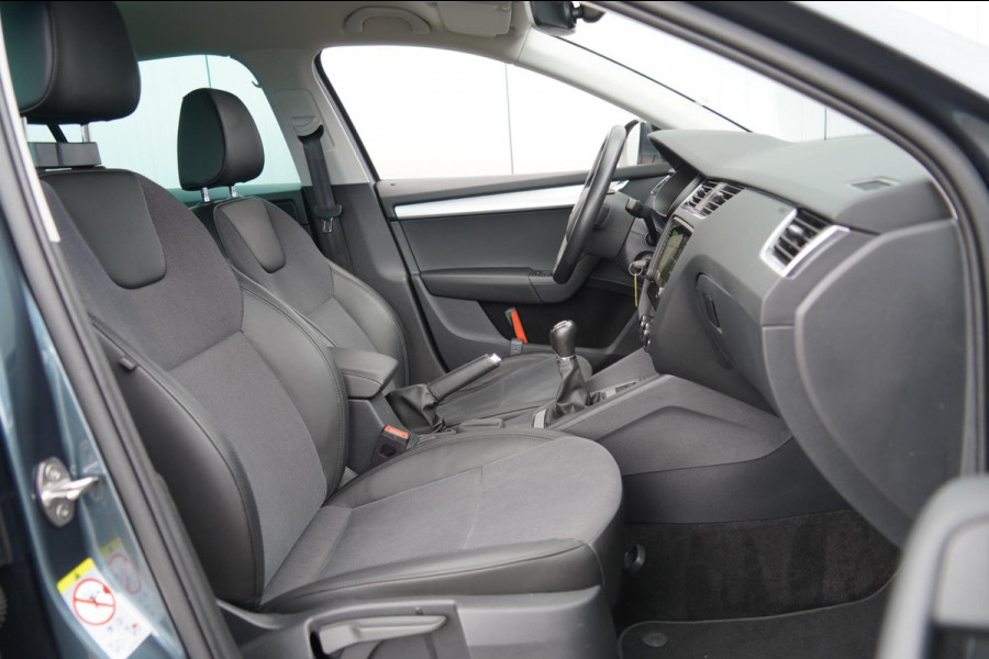 Škoda Octavia 1.0 TSI Greentech Business Edition / 1e Eigenaar / Navi / Stoelverwarming / NL-Auto!