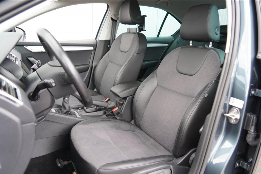 Škoda Octavia 1.0 TSI Greentech Business Edition / 1e Eigenaar / Navi / Stoelverwarming / NL-Auto!