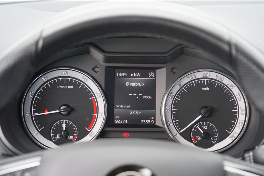 Škoda Octavia 1.0 TSI Greentech Business Edition / 1e Eigenaar / Navi / Stoelverwarming / NL-Auto!
