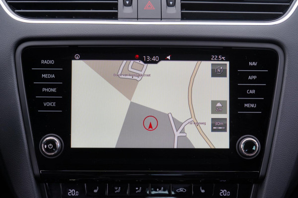 Škoda Octavia 1.0 TSI Greentech Business Edition / 1e Eigenaar / Navi / Stoelverwarming / NL-Auto!