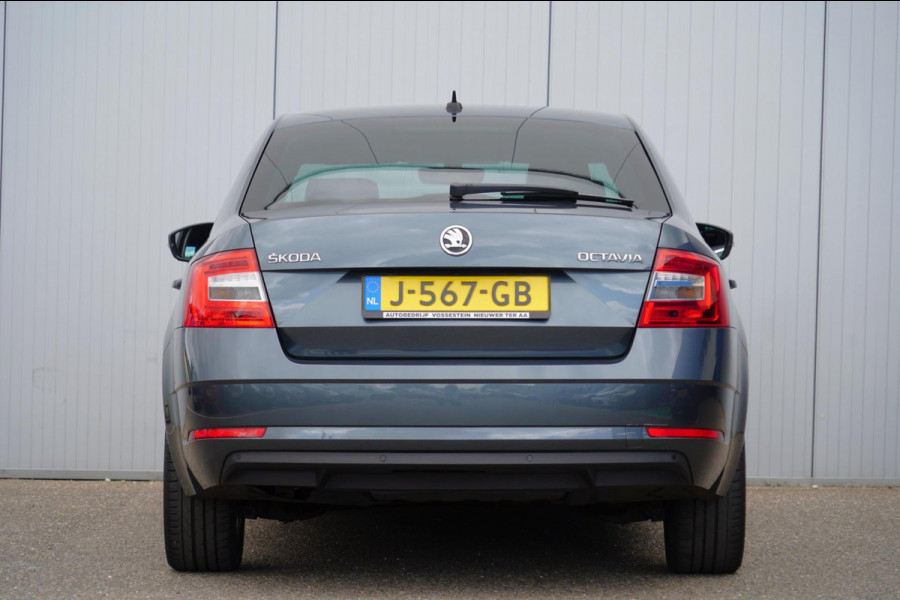 Škoda Octavia 1.0 TSI Greentech Business Edition / 1e Eigenaar / Navi / Stoelverwarming / NL-Auto!