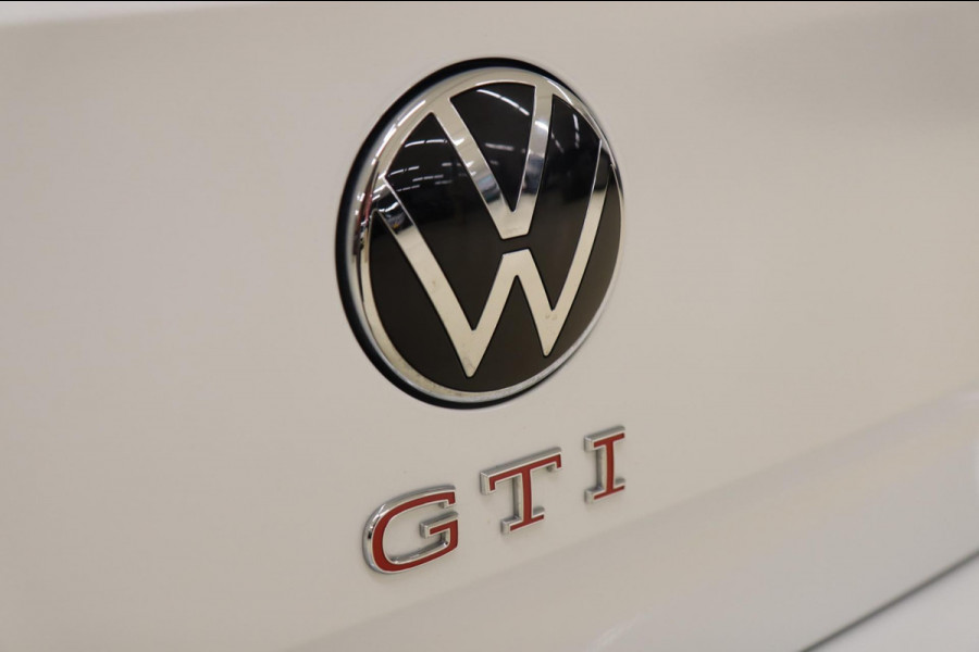 Volkswagen Polo 2.0 TSI GTI PANO/IQ/KEYLESS/BEATS/CAM/CARPLAY/BOMVOL