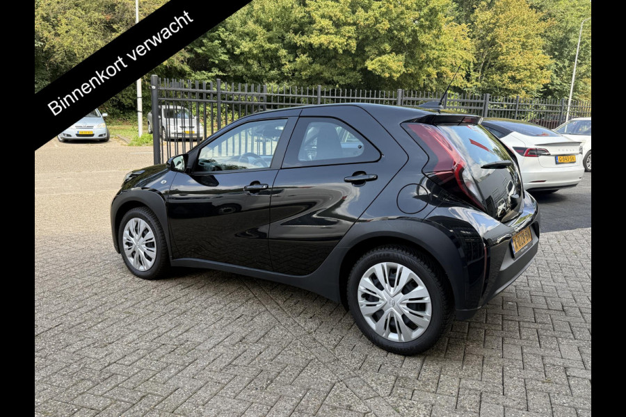 Toyota Aygo X 1.0 VVT-i Play CARPLAY NAVI GARANTIE TOT 10-2033! . ADAPTIEVE CRUISE CONTROL . ACHTERUITRIJCAMERA .