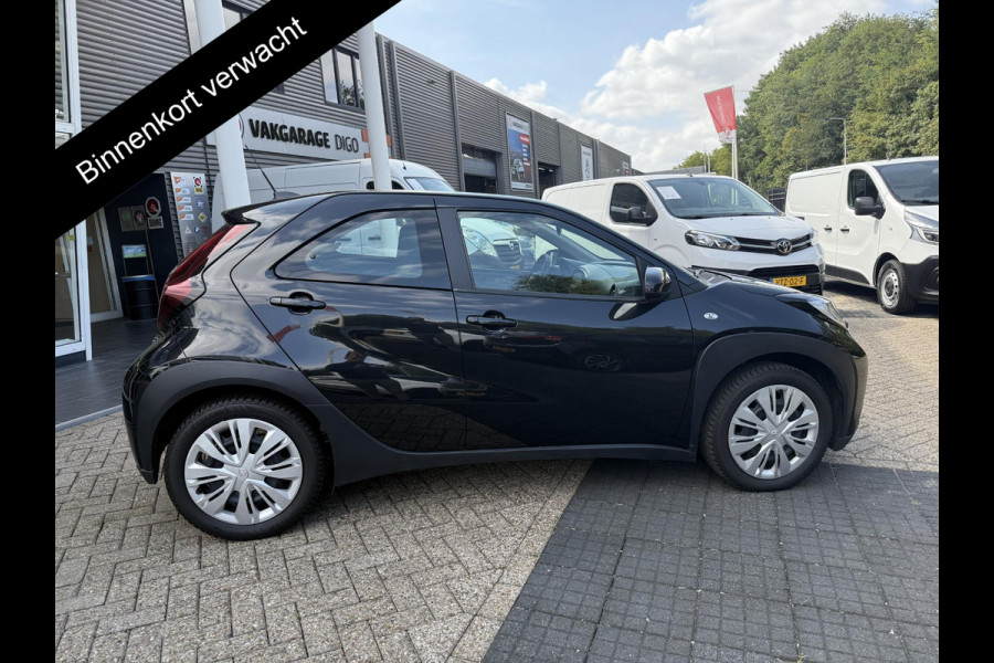 Toyota Aygo X 1.0 VVT-i Play CARPLAY NAVI GARANTIE TOT 10-2033! . ADAPTIEVE CRUISE CONTROL . ACHTERUITRIJCAMERA .