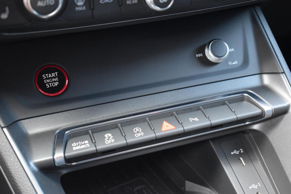 Audi Q3 Sportback TFSI RS RSQ3 Pano Lane 360C Sonos Elek.st Leder