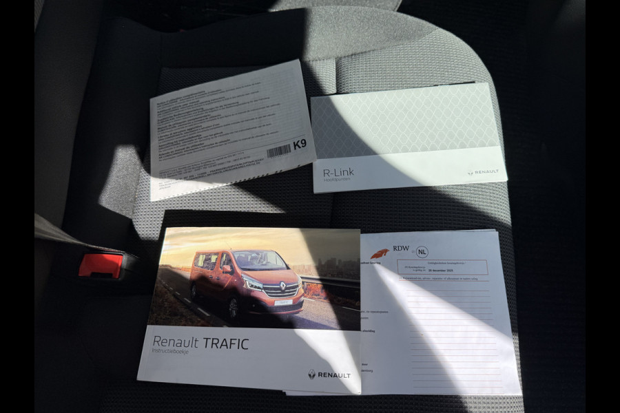 Renault Trafic 2.0 dCi 145PK EURO 6 T29 L2H1 Comfort AUTOMAAT/trekhaak/cruise control/ carplay