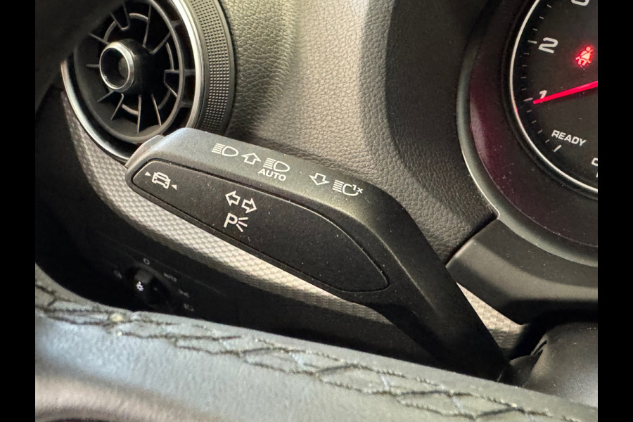 Audi Q2 35 TFSI S Edition AIRCO NAVIGATIE PDC STOELVERWARMING START/STOP BLUETOOTH