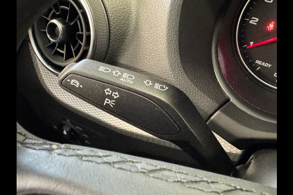 Audi Q2 35 TFSI S Edition AIRCO NAVIGATIE PDC STOELVERWARMING START/STOP BLUETOOTH