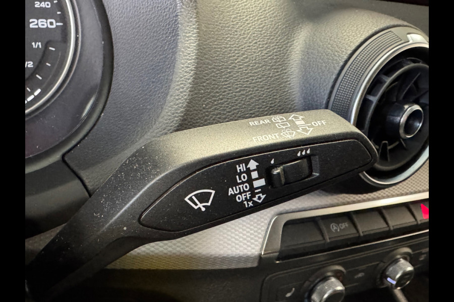 Audi Q2 35 TFSI S Edition AIRCO NAVIGATIE PDC STOELVERWARMING START/STOP BLUETOOTH