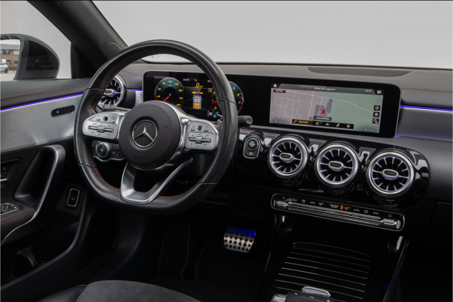 Mercedes-Benz CLA-Klasse 200 AMG Nightpakket, Pano, Widescreen, Sfeerverlichting, Camera, 2019 BTW