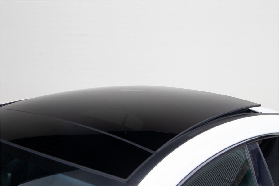 Mercedes-Benz CLA-Klasse 200 AMG Nightpakket, Pano, Widescreen, Sfeerverlichting, Camera, 2019 BTW