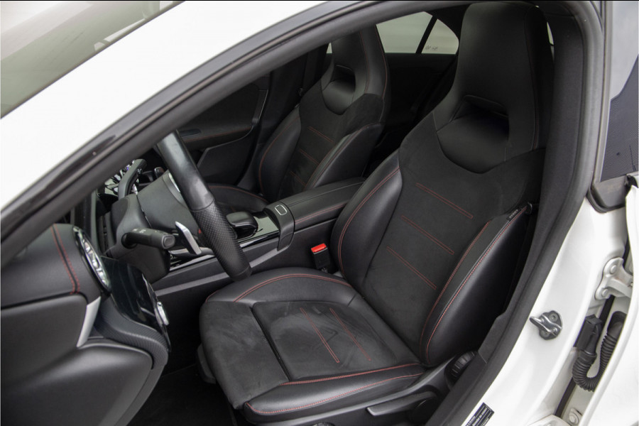 Mercedes-Benz CLA-Klasse 200 AMG Nightpakket, Pano, Widescreen, Sfeerverlichting, Camera, 2019 BTW