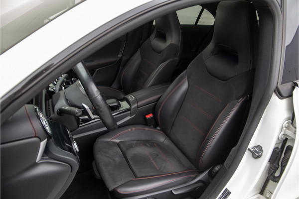 Mercedes-Benz CLA-Klasse 200 AMG Nightpakket, Pano, Widescreen, Sfeerverlichting, Camera, 2019 BTW