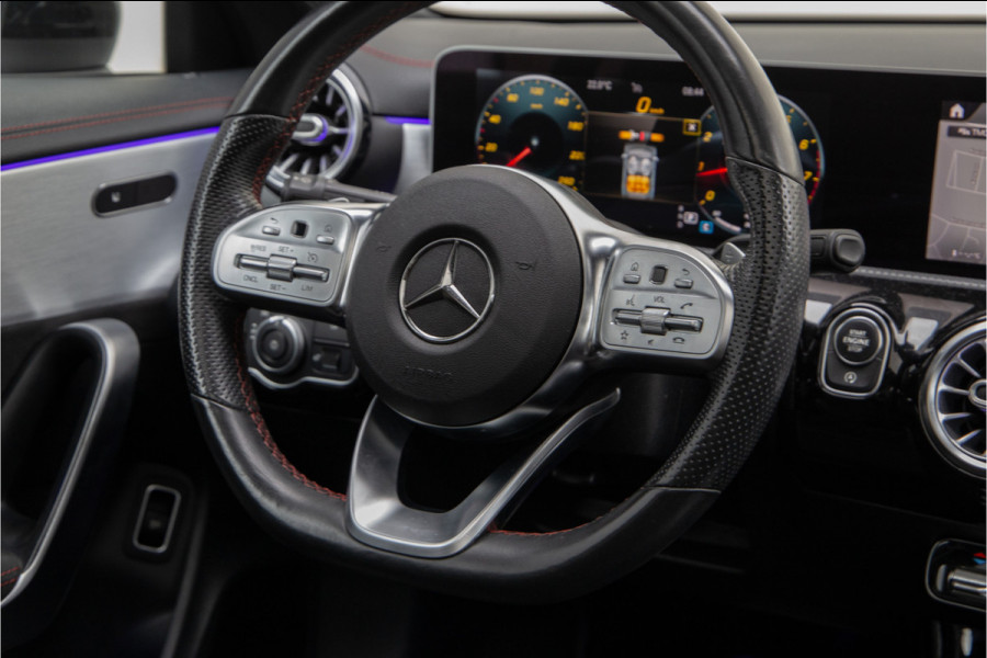 Mercedes-Benz CLA-Klasse 200 AMG Nightpakket, Pano, Widescreen, Sfeerverlichting, Camera, 2019 BTW