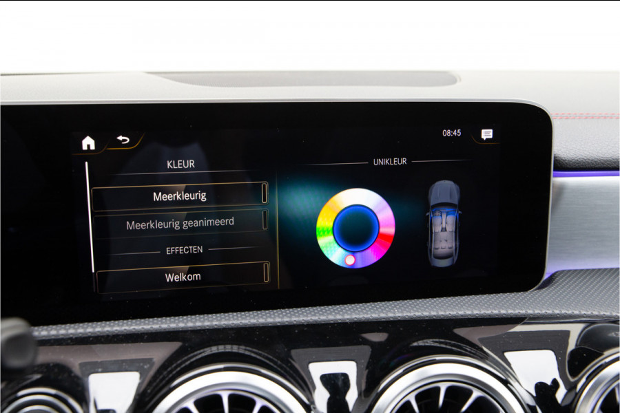 Mercedes-Benz CLA-Klasse 200 AMG Nightpakket, Pano, Widescreen, Sfeerverlichting, Camera, 2019 BTW