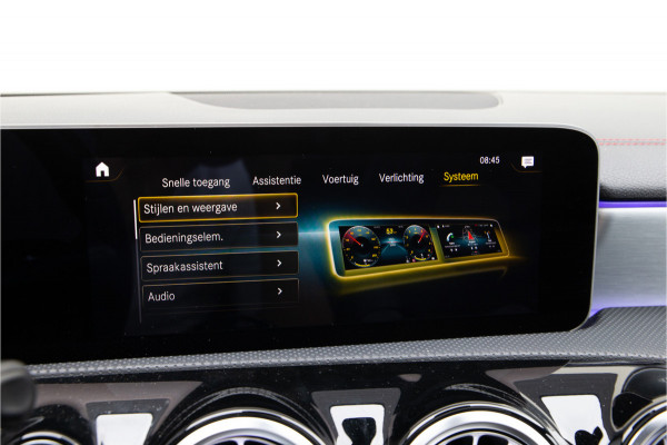 Mercedes-Benz CLA-Klasse 200 AMG Nightpakket, Pano, Widescreen, Sfeerverlichting, Camera, 2019 BTW
