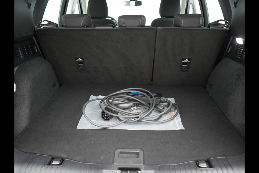 Ford Kuga 2.5 Titanium Plug in Hybride 225pk Dealer O.H PHEV | Trekhaak Af Fabriek | Head up |  Adaptive cruise | Keyless | Park assist | Sportstoelen Verwarmd | Apple Carplay | Navigatie | Virtual | DAB |