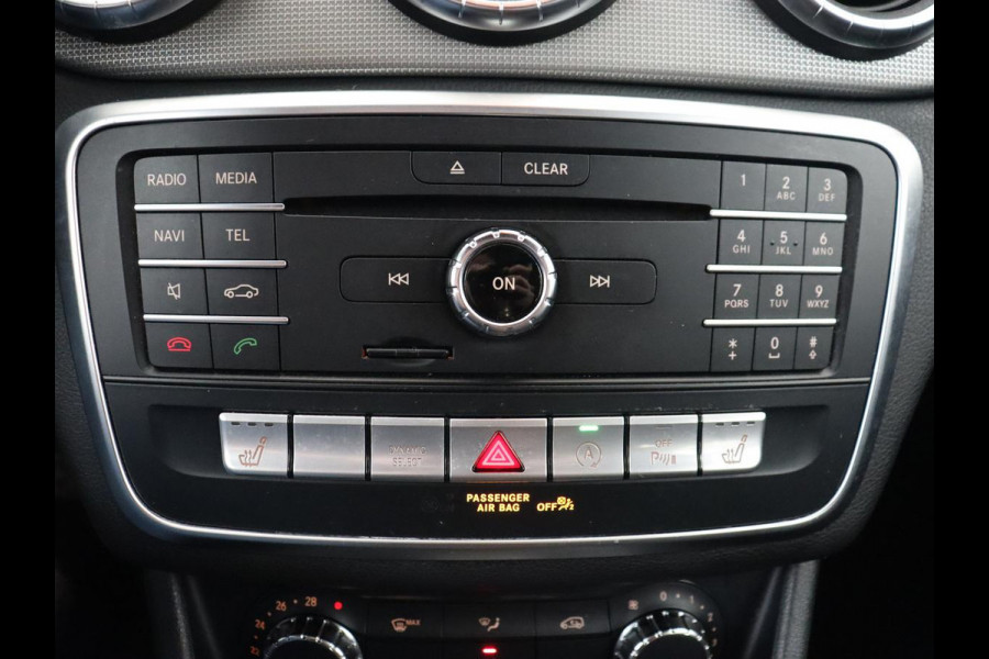 Mercedes-Benz CLA-Klasse 180 Business Edition | Stoelverwarming | Camera | Full LED | Navigatie | Park Assist | Half leder | Airco | Cruise control