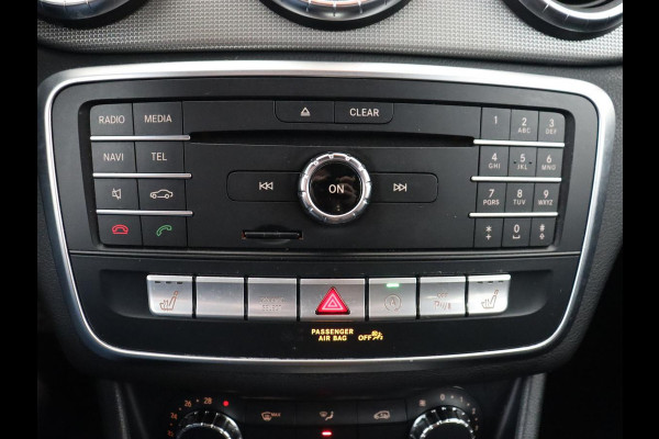 Mercedes-Benz CLA-Klasse 180 Business Edition | Stoelverwarming | Camera | Full LED | Navigatie | Park Assist | Half leder | Airco | Cruise control