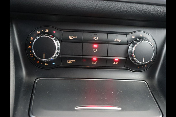 Mercedes-Benz CLA-Klasse 180 Business Edition | Stoelverwarming | Camera | Full LED | Navigatie | Park Assist | Half leder | Airco | Cruise control