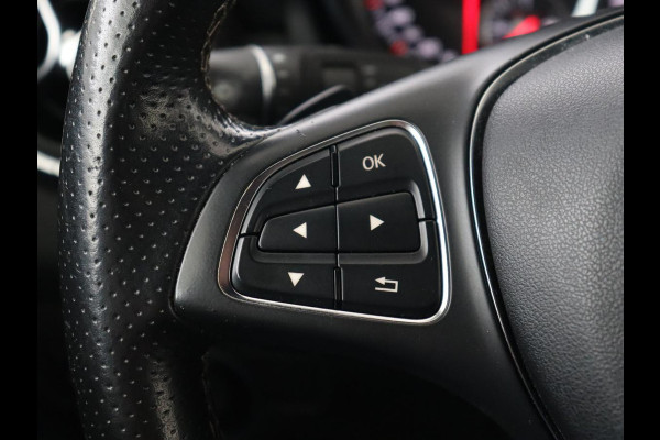 Mercedes-Benz CLA-Klasse 180 Business Edition | Stoelverwarming | Camera | Full LED | Navigatie | Park Assist | Half leder | Airco | Cruise control