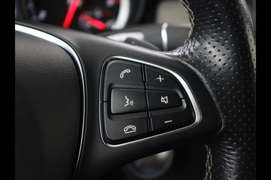 Mercedes-Benz CLA-Klasse 180 Business Edition | Stoelverwarming | Camera | Full LED | Navigatie | Park Assist | Half leder | Airco | Cruise control