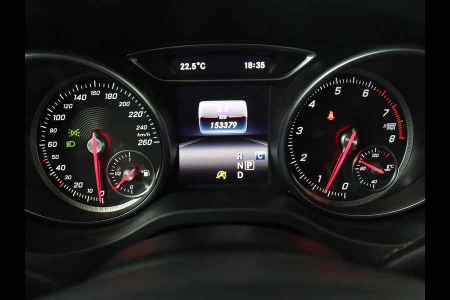 Mercedes-Benz CLA-Klasse 180 Business Edition | Stoelverwarming | Camera | Full LED | Navigatie | Park Assist | Half leder | Airco | Cruise control