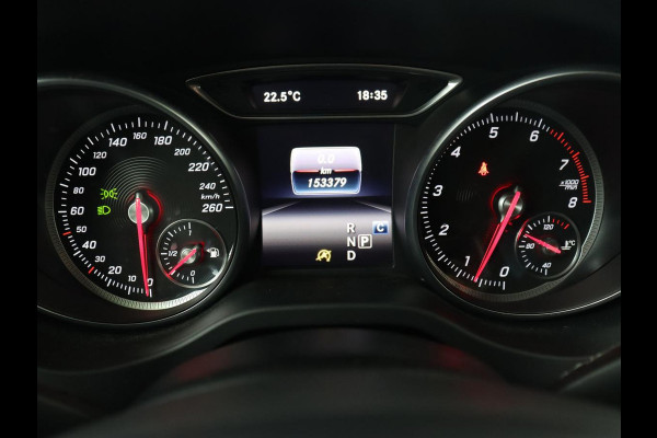 Mercedes-Benz CLA-Klasse 180 Business Edition | Stoelverwarming | Camera | Full LED | Navigatie | Park Assist | Half leder | Airco | Cruise control