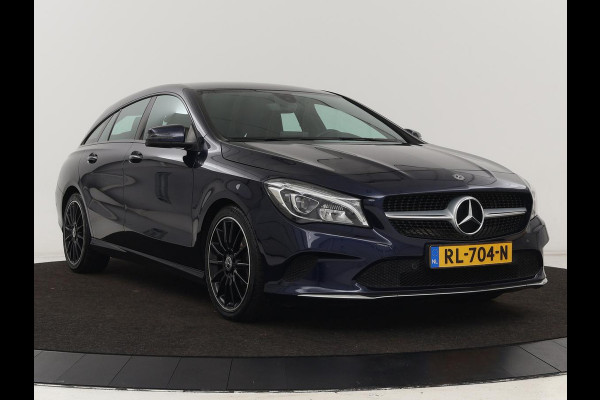 Mercedes-Benz CLA-Klasse 180 Business Edition | Stoelverwarming | Camera | Full LED | Navigatie | Park Assist | Half leder | Airco | Cruise control
