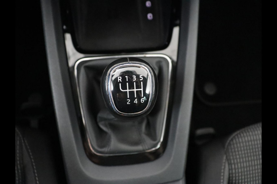 Škoda Octavia 1.0 TSI Business Edition | Camera | Carplay | Navigatie | Full LED | Parkeerhulp | Chrome Pakket | Cruise control | Digital Cockpit | 17'' lichtmetalen velgen